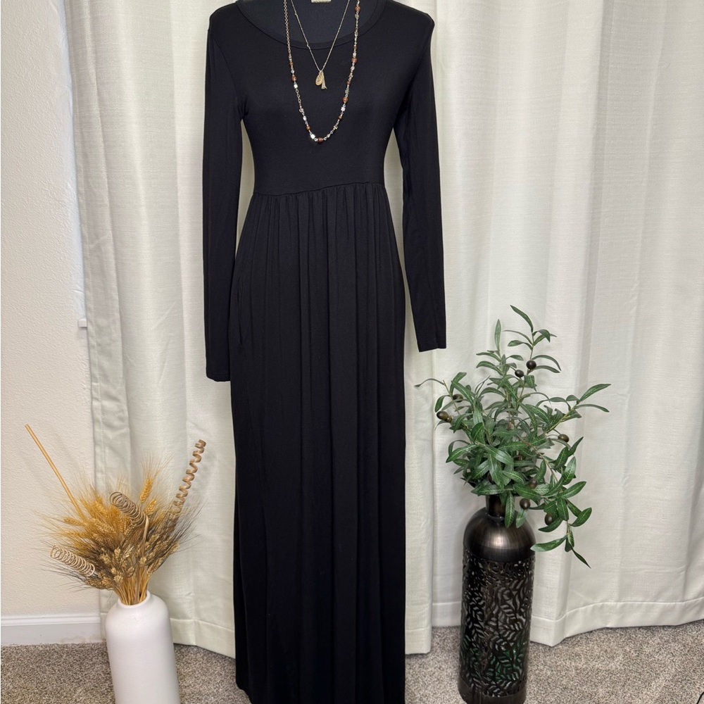 Euovmy Classic Black Long Sleeve Dress